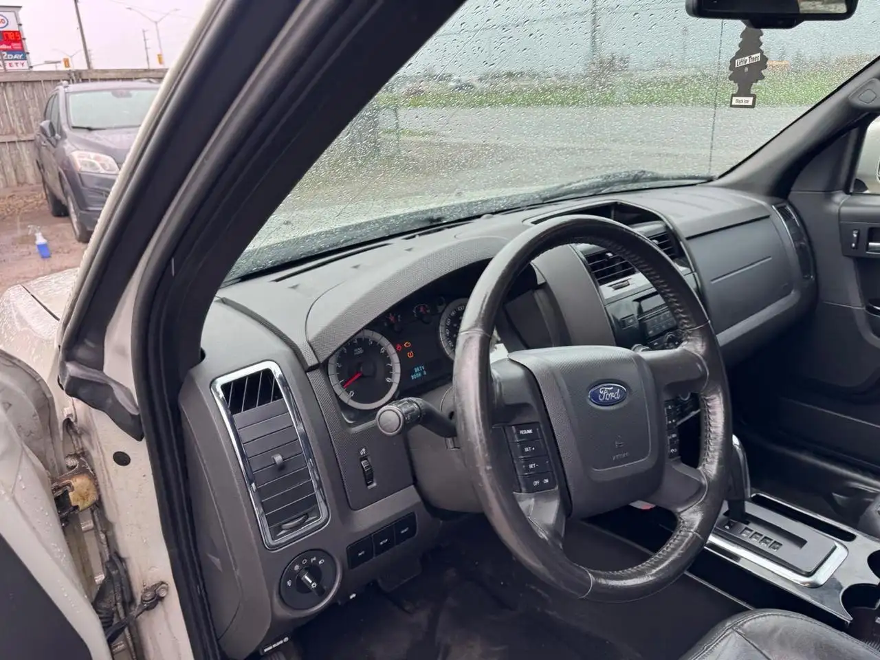 Ford Escape снимка Ford Escape