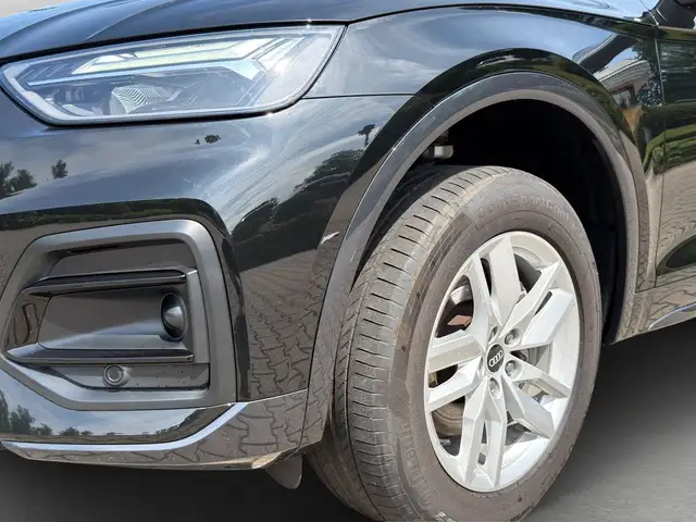 Audi Q5 view 13