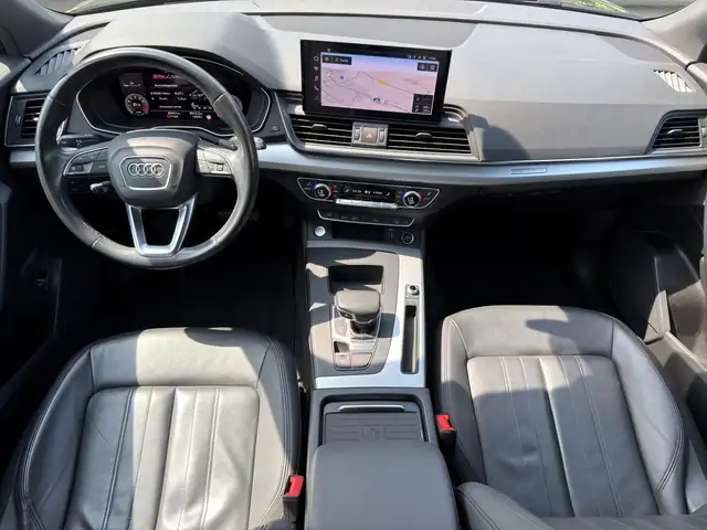 Audi Q5 view 5
