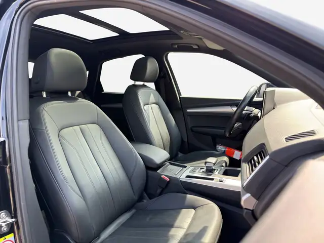 Audi Q5 view 10
