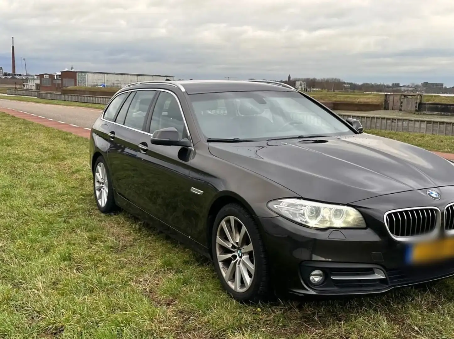 BMW 520 520d xDrive Touring Aut. Bruin - 1
