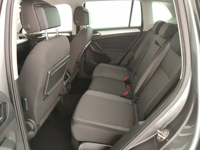 Volkswagen Tiguan view 12