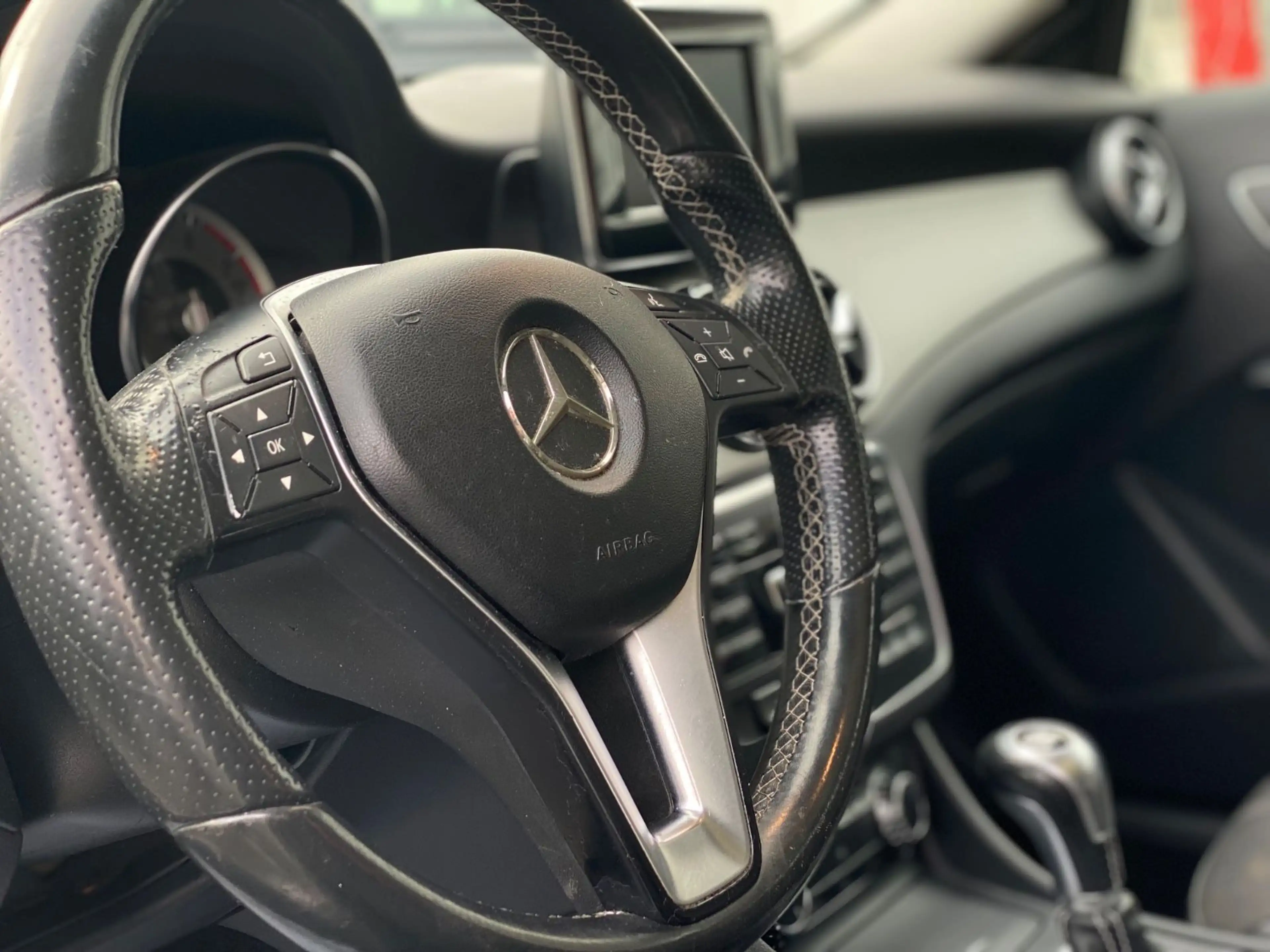Mercedes-Benz GLA 200 6-Gang*2.Hd*Xenon*Shzg*Navi*Pano* — photo 15
