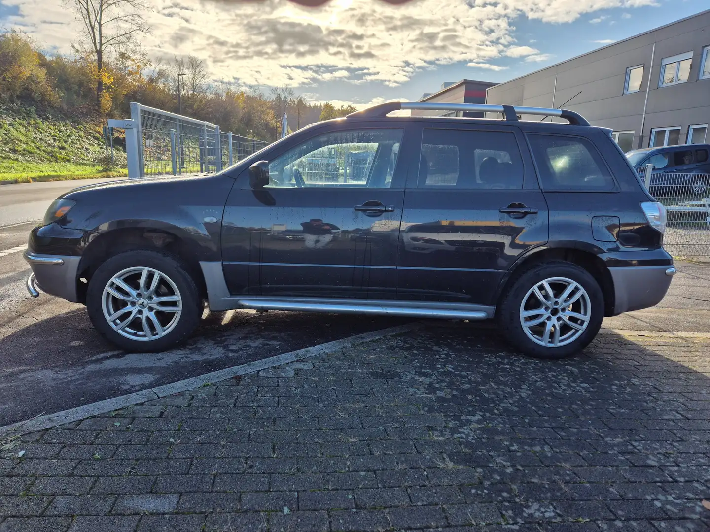 Mitsubishi Outlander 2.0 Sport Чорний - 2