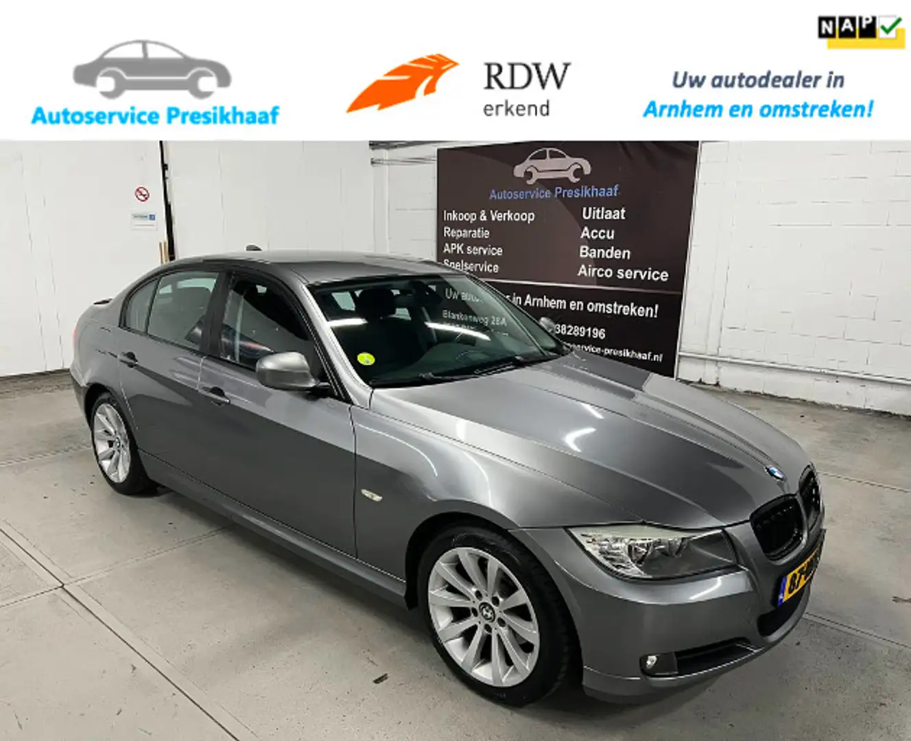 BMW 318 3-serie 318i Business Line NAVIGATIE / 17" VELGEN Grijs - 1