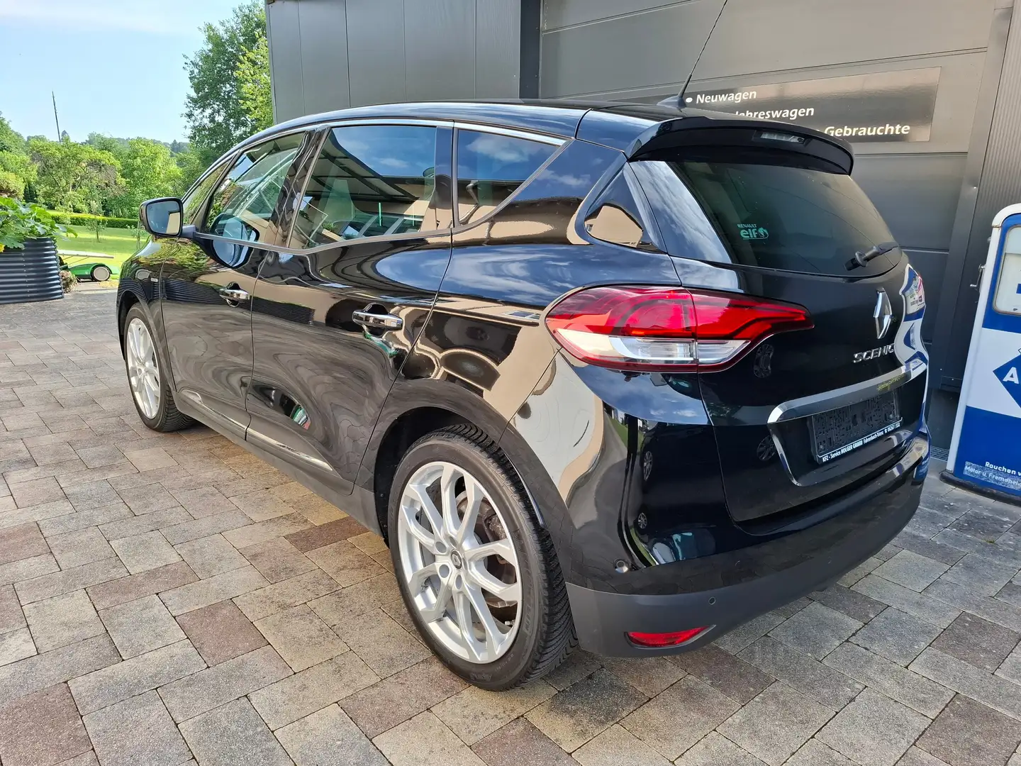 Renault Scenic BOSE EDITION Navi/Sitzheiz/1.Hd/8-fach/scheckheft Černá - 2