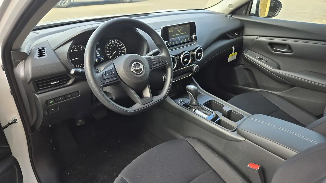 Nissan Sentra снимка Nissan Sentra