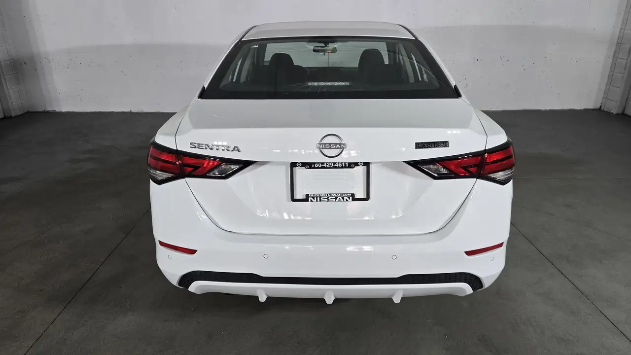 Nissan Sentra снимка Nissan Sentra