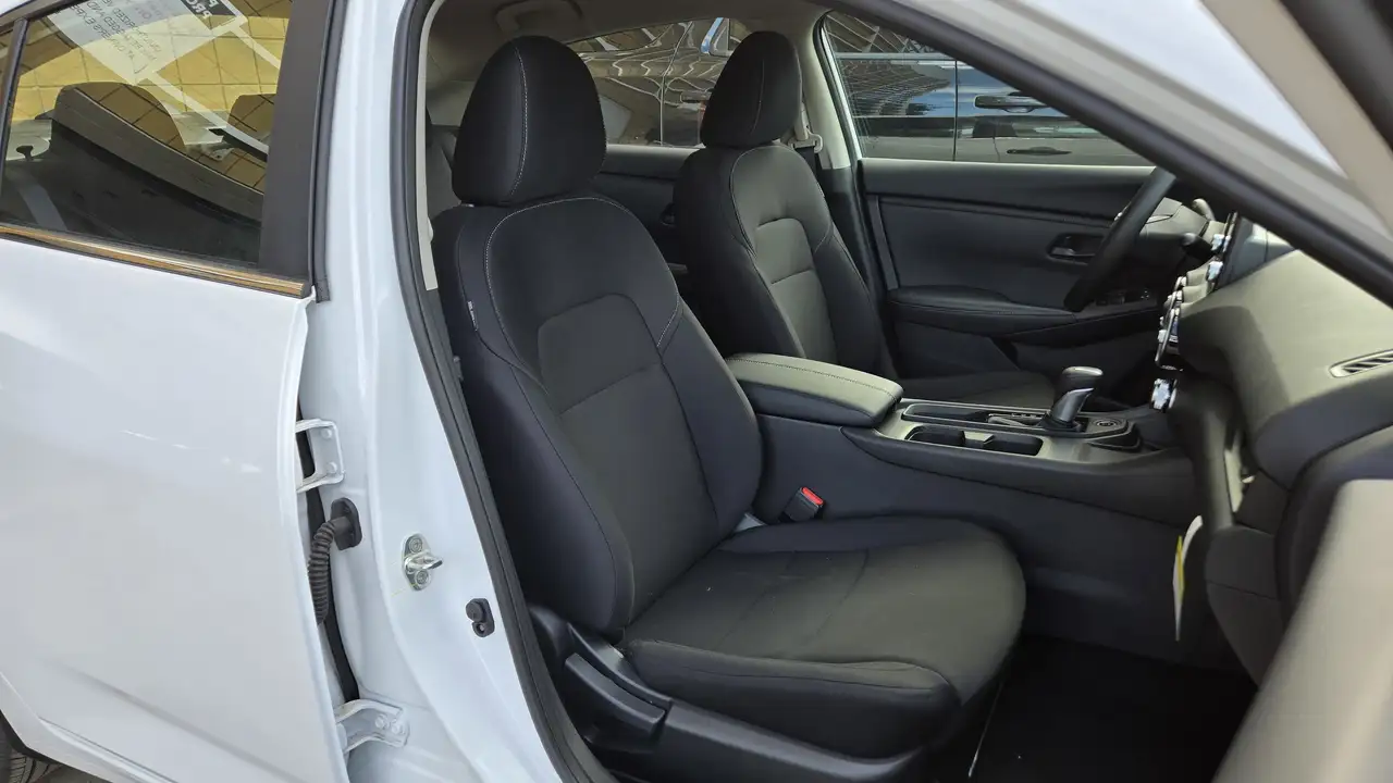 Nissan Sentra снимка Nissan Sentra