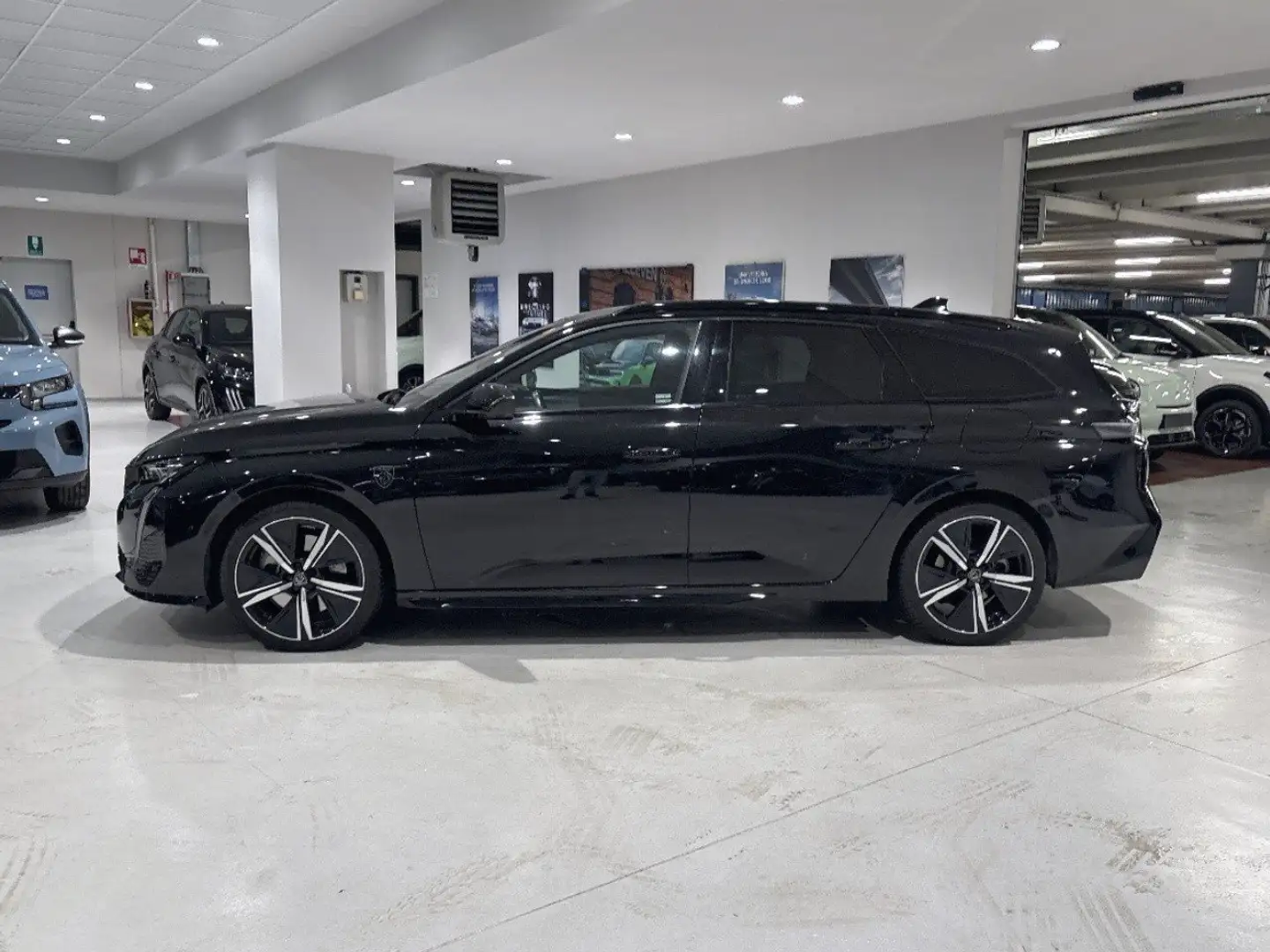 Peugeot 308 SW SW GT Hybrid 180 e-EAT8 S&S Noir - 2