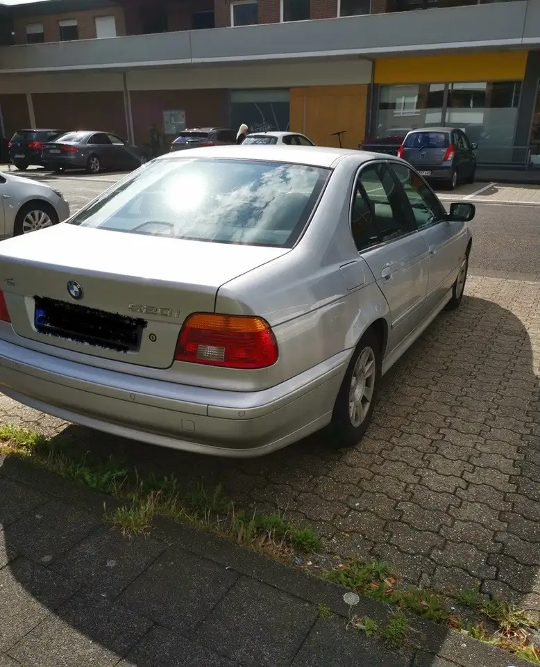 BMW 523i, foto 7