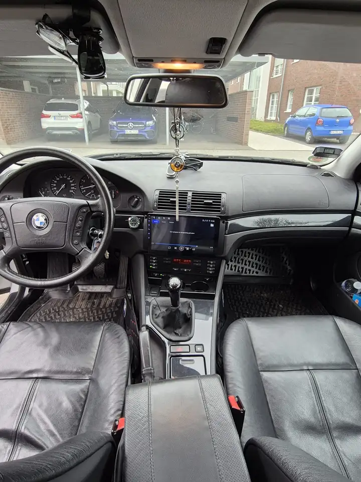 BMW 523i, foto 1