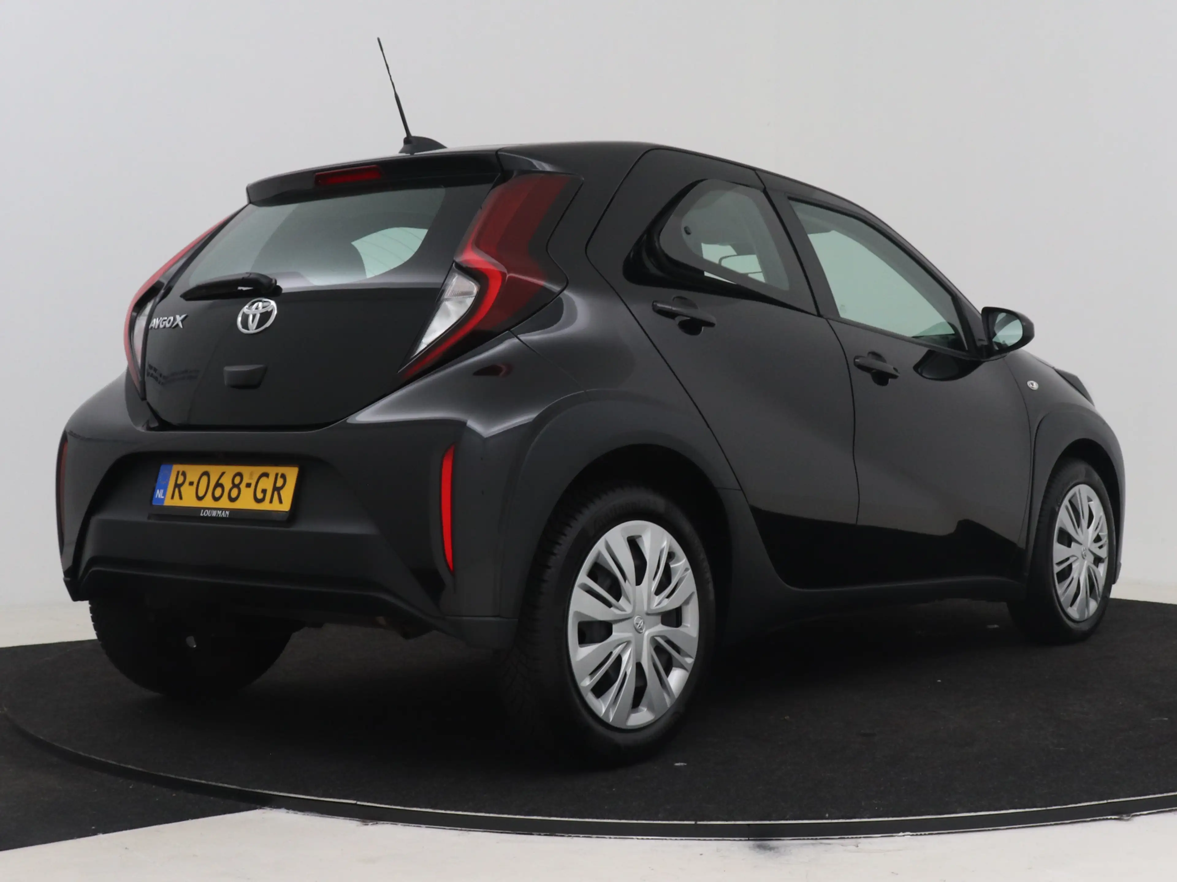 Toyota Aygo X 1.0 VVT-i MT Play | Dealer onderhouden | Airco | A — photo 2