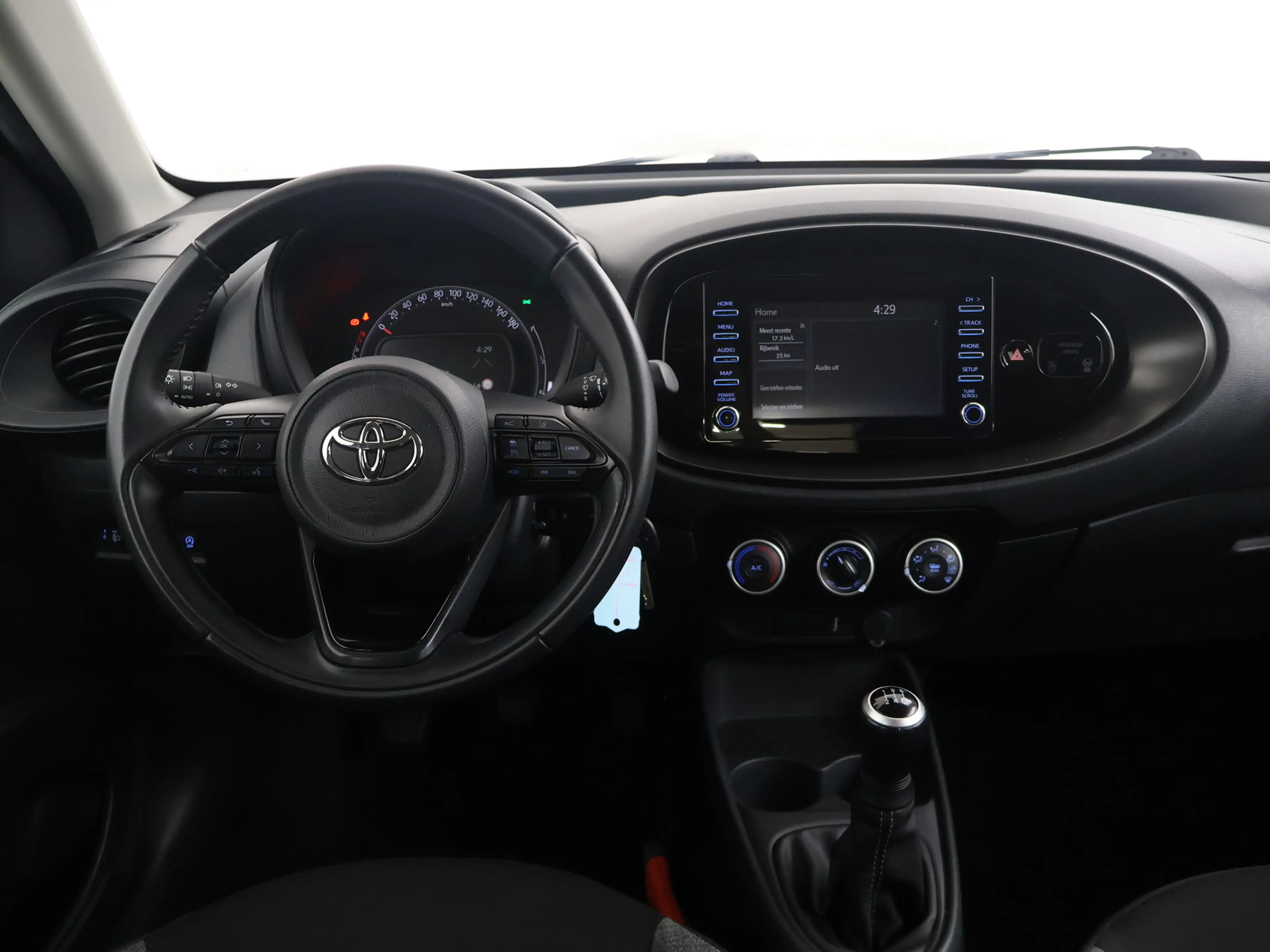 Toyota Aygo X 1.0 VVT-i MT Play | Dealer onderhouden | Airco | A — photo 4