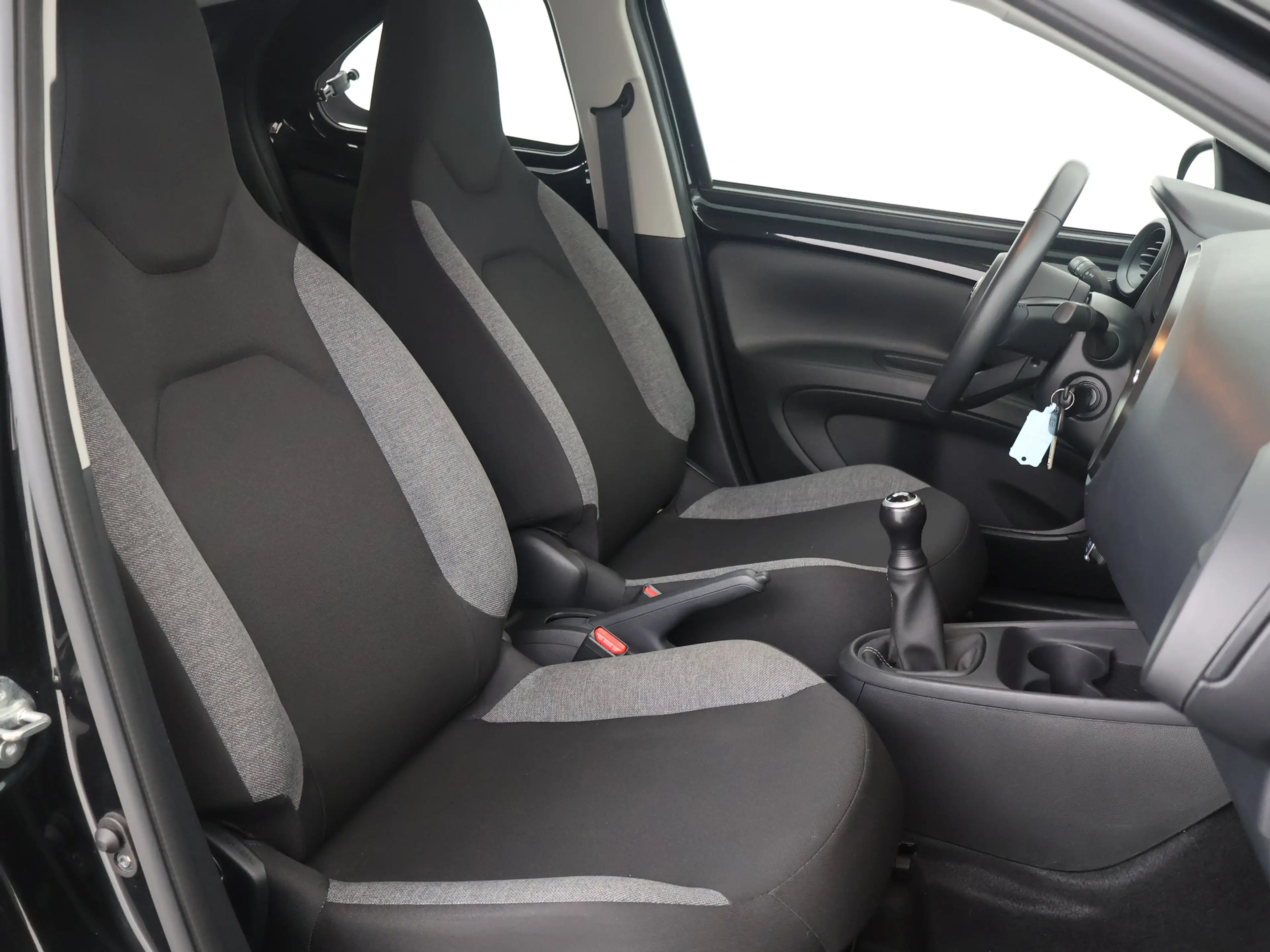Toyota Aygo X 1.0 VVT-i MT Play | Dealer onderhouden | Airco | A — photo 9