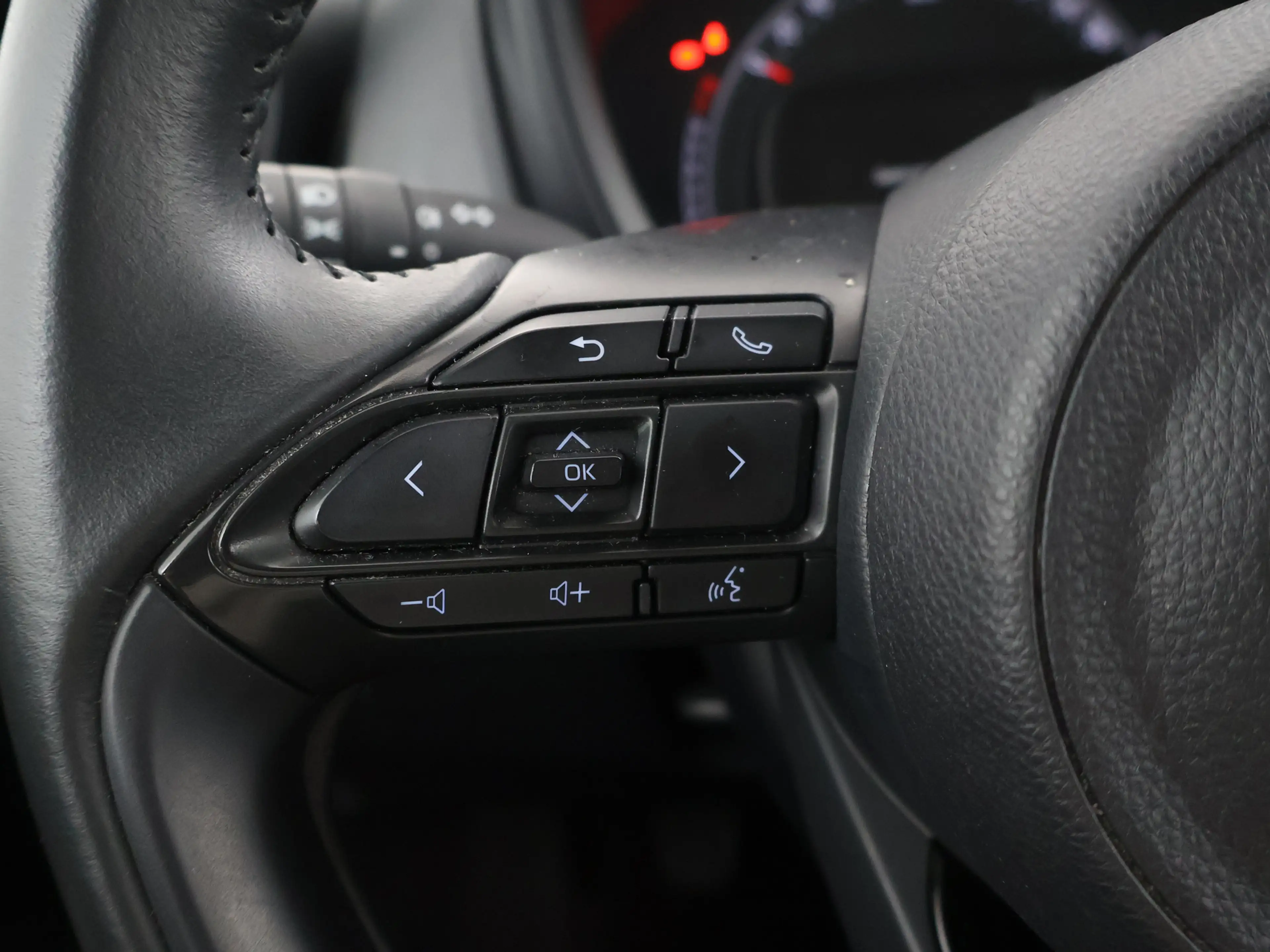 Toyota Aygo X 1.0 VVT-i MT Play | Dealer onderhouden | Airco | A — photo 11