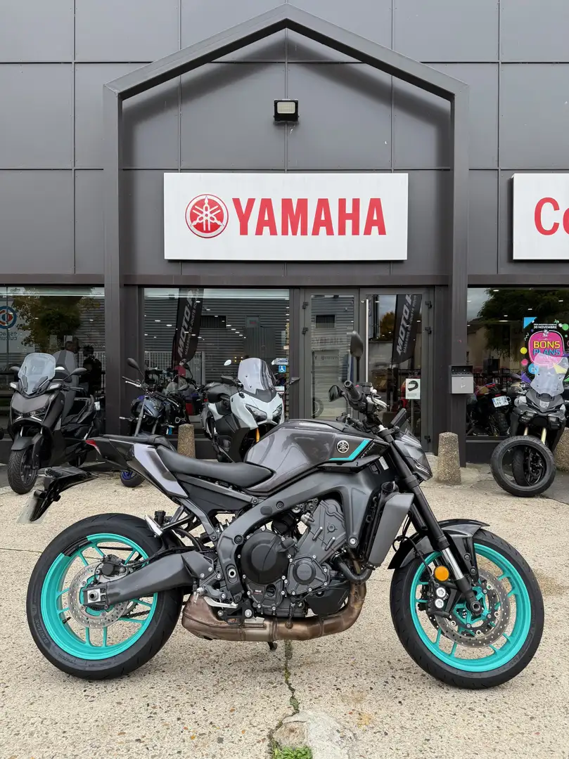 Yamaha MT-09 Gris - 1