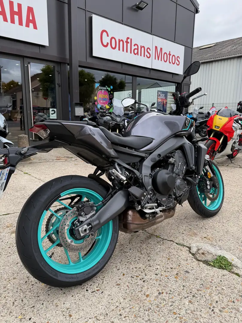 Yamaha MT-09 Gris - 2
