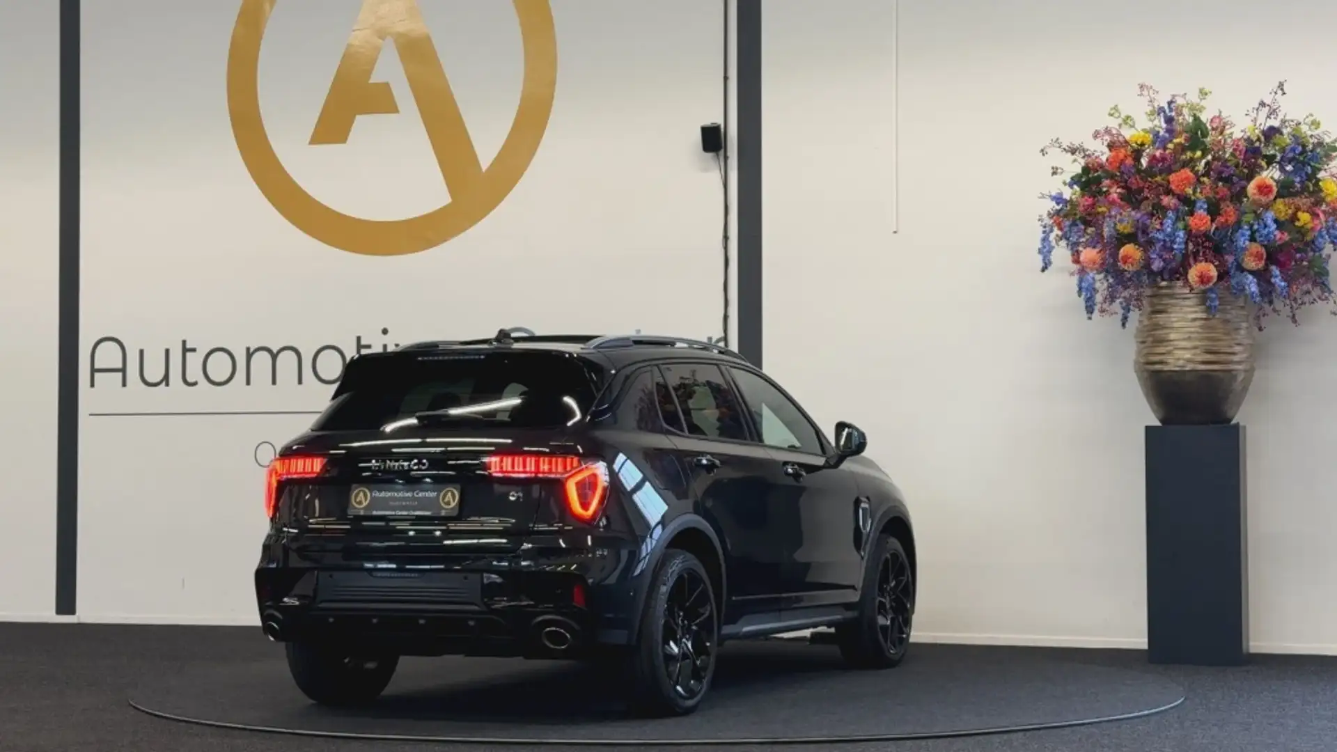 Lynk & Co 01 1.5 PHEV | MY22 | BLACK-PAKKET | PANO | 360 CAMERA Schwarz - 2