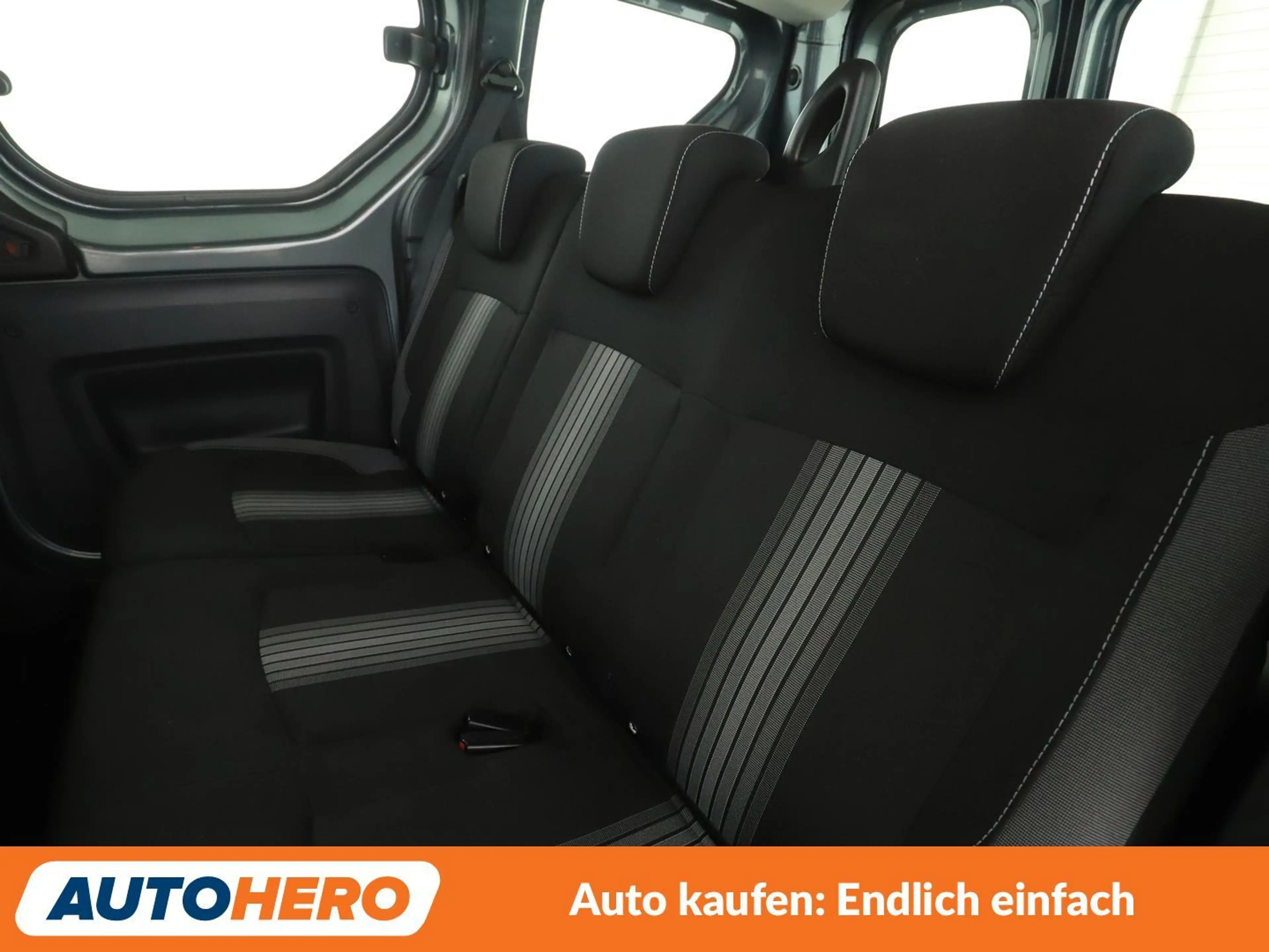 Dacia Dokker 1.2 TCe Stepway Celebration*NAVI*CAM*PDC*TEMPO* — photo 14
