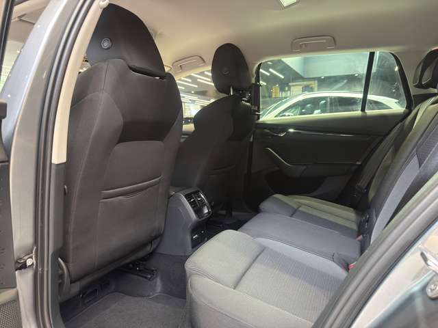 Skoda Octavia — photo 18