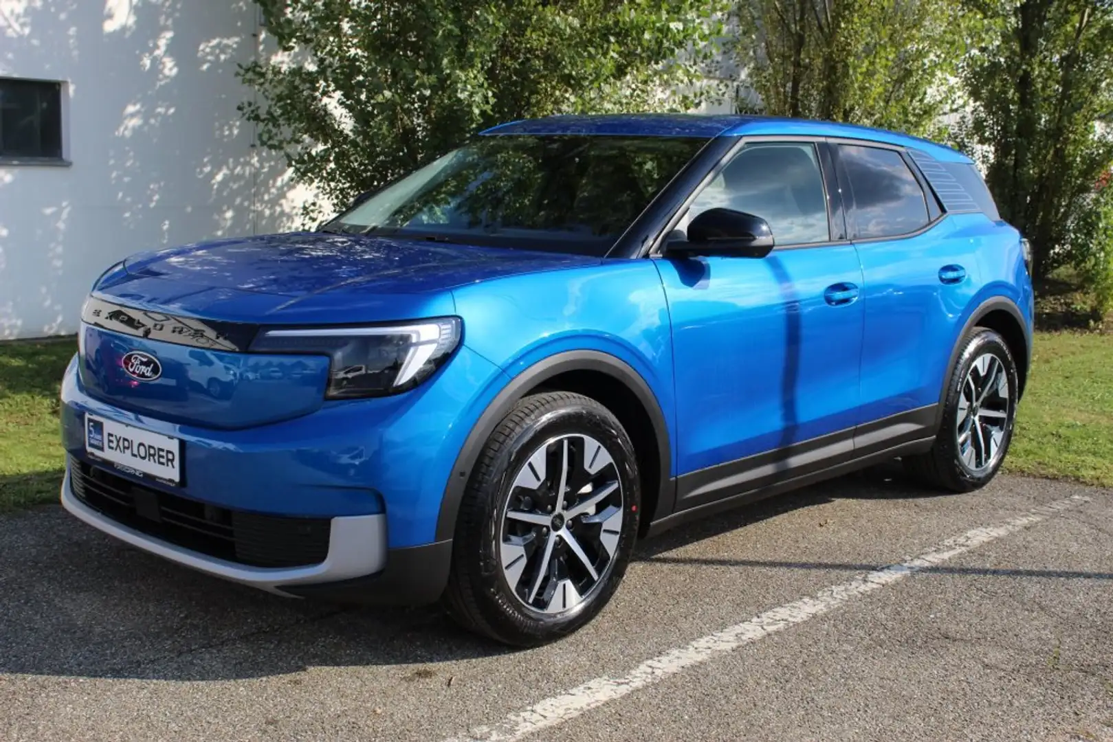 Ford Explorer Extended Range RWD Elektro 77KWh 286PS Bleu - 1