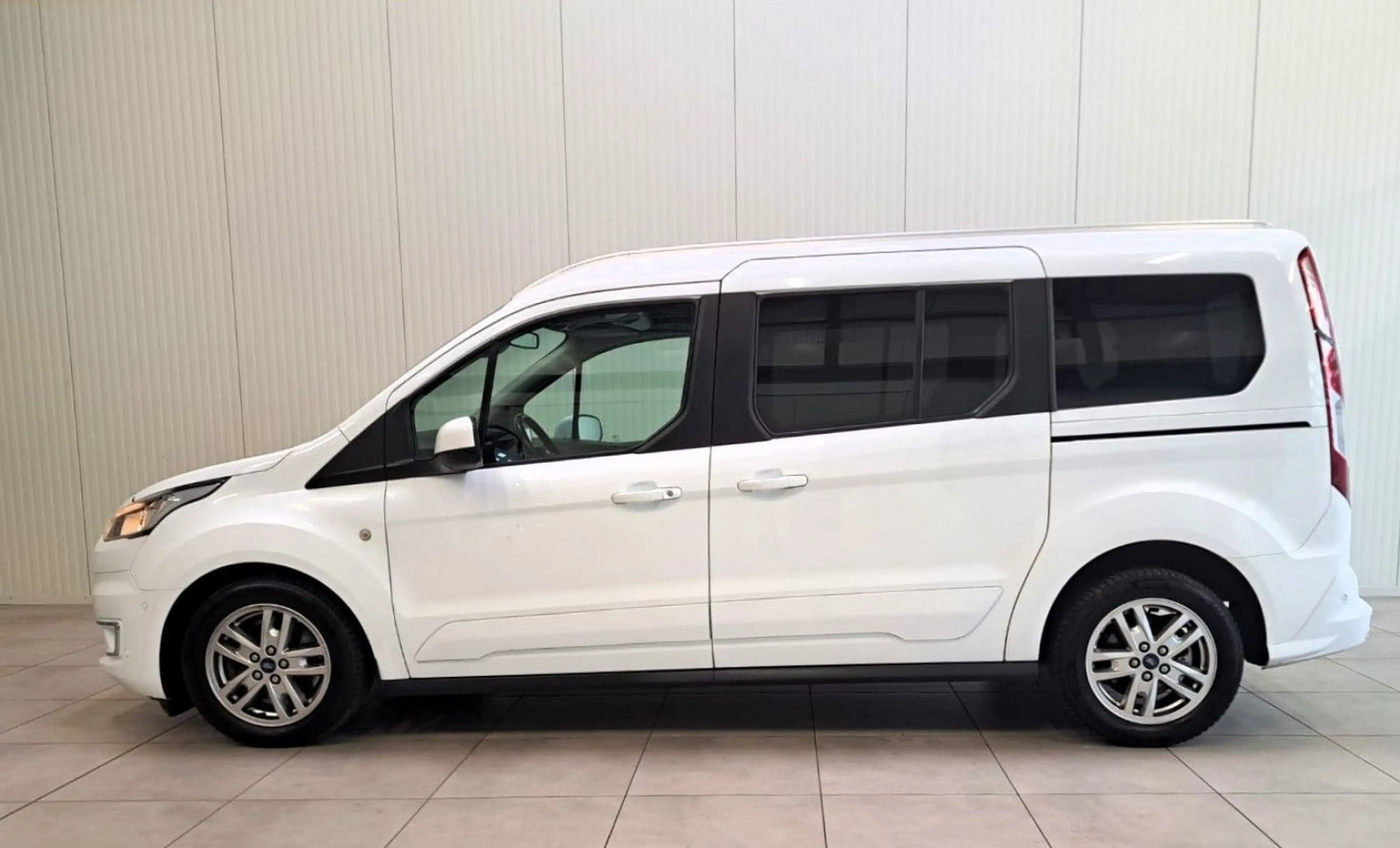 Ford Grand Tourneo FordConnect Titanium / 7 SITZER — photo 9