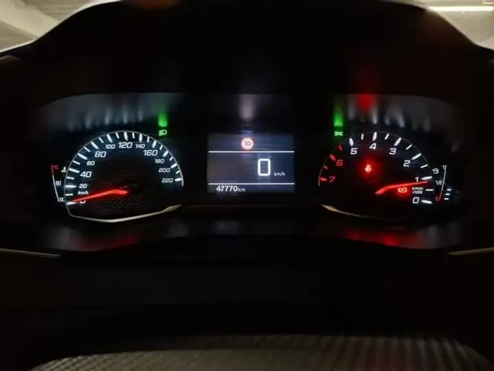 Peugeot 208 2023, foto 8