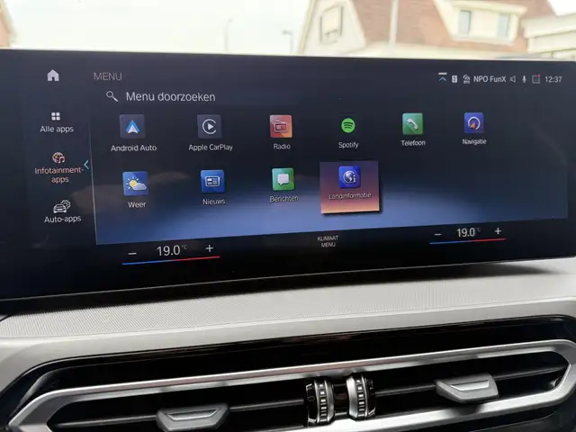 BMW 3 Series view 6