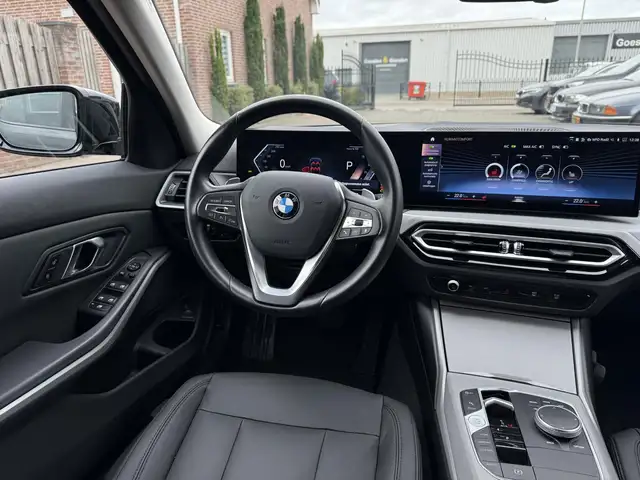 BMW 3 Series view 2