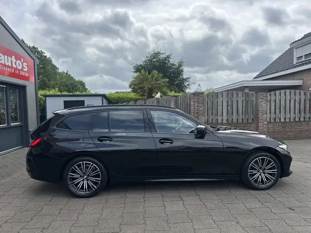 BMW 3 Series view 14