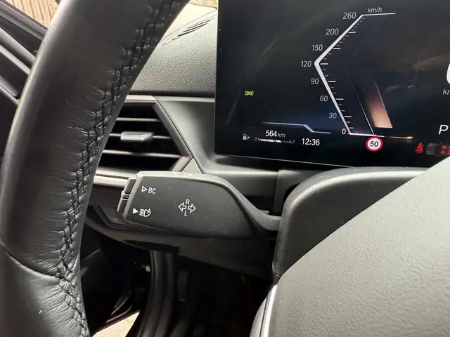 BMW 3 Series view 12
