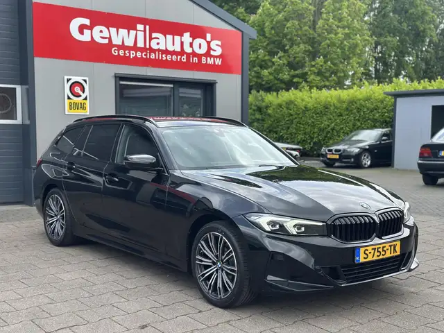 BMW 3 Series view 17
