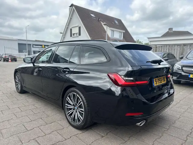 BMW 3 Series view 8