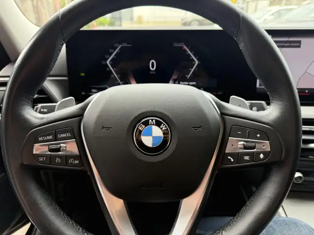 BMW 3 Series view 10