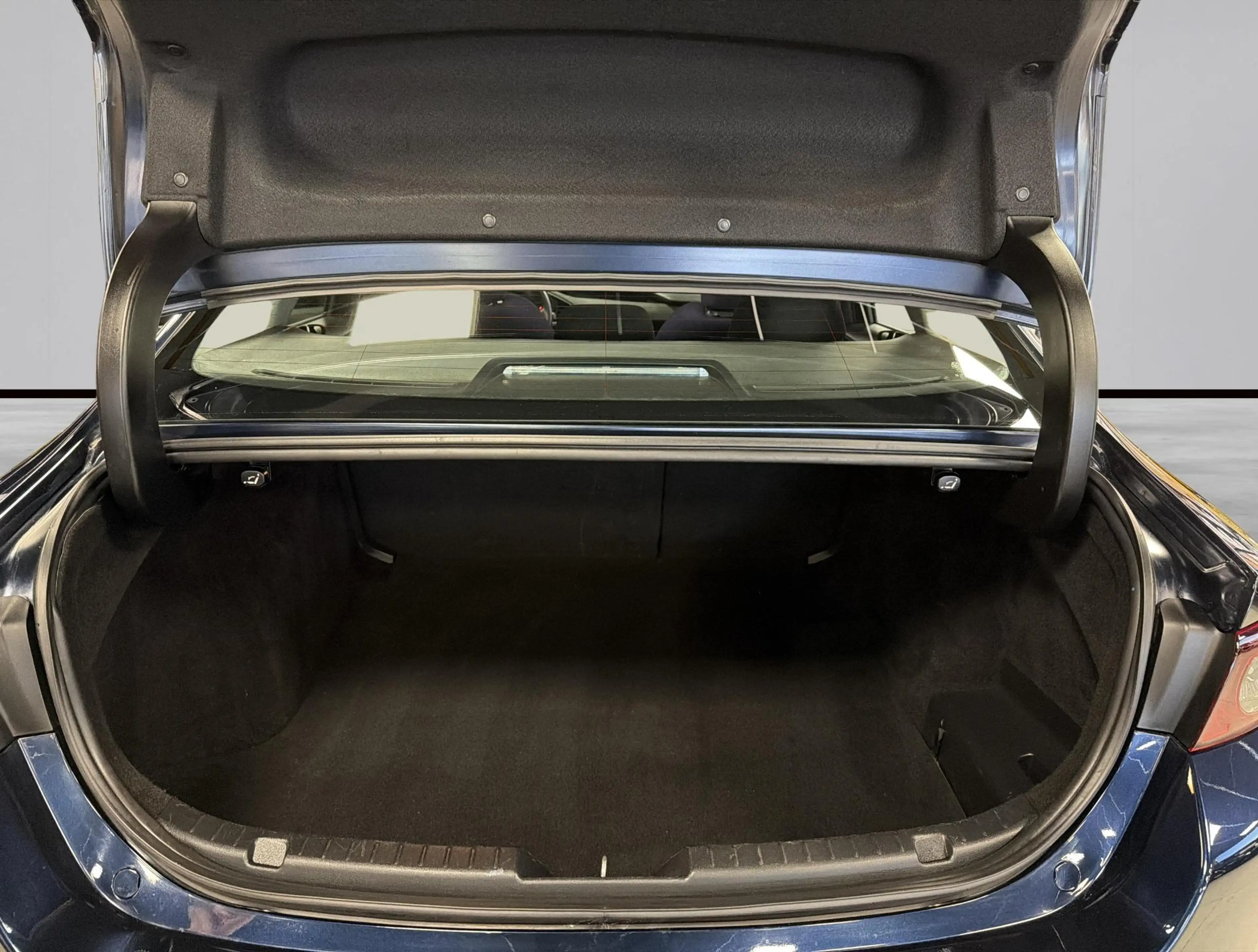 Mazda 3 2.0 e-SkyActiv-X M Hybrid 180 — photo 11