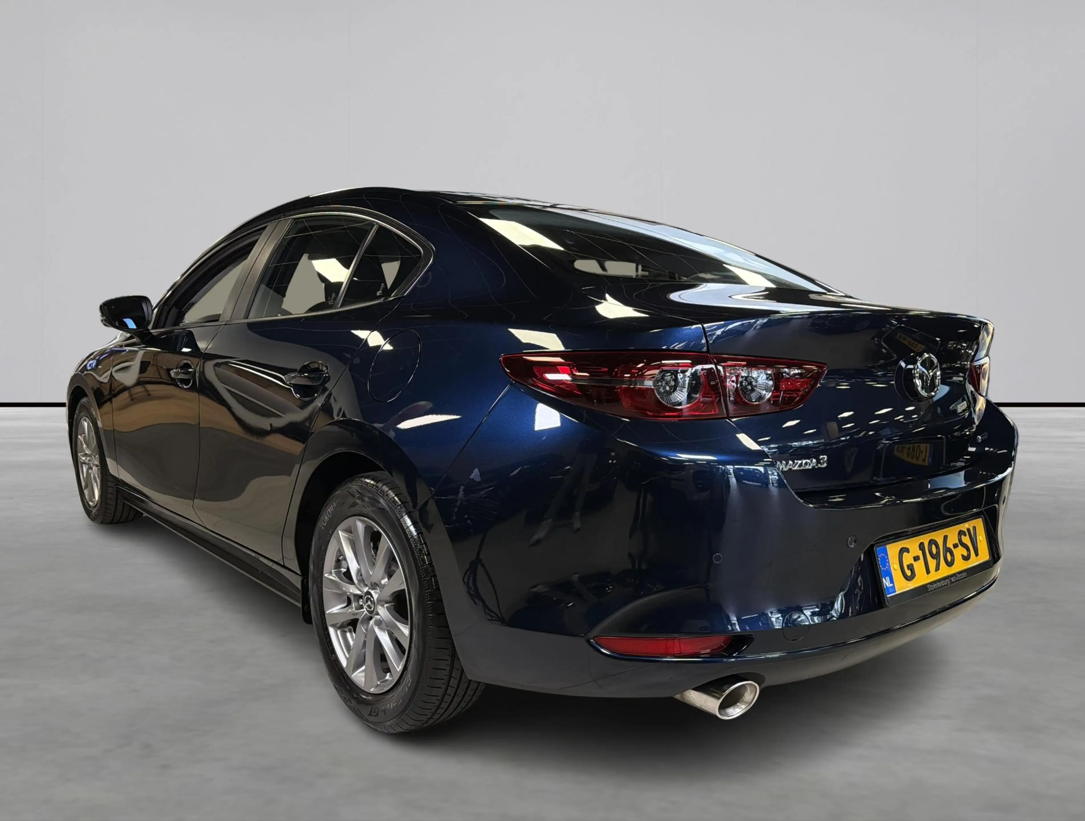 Mazda 3 2.0 e-SkyActiv-X M Hybrid 180 — photo 3