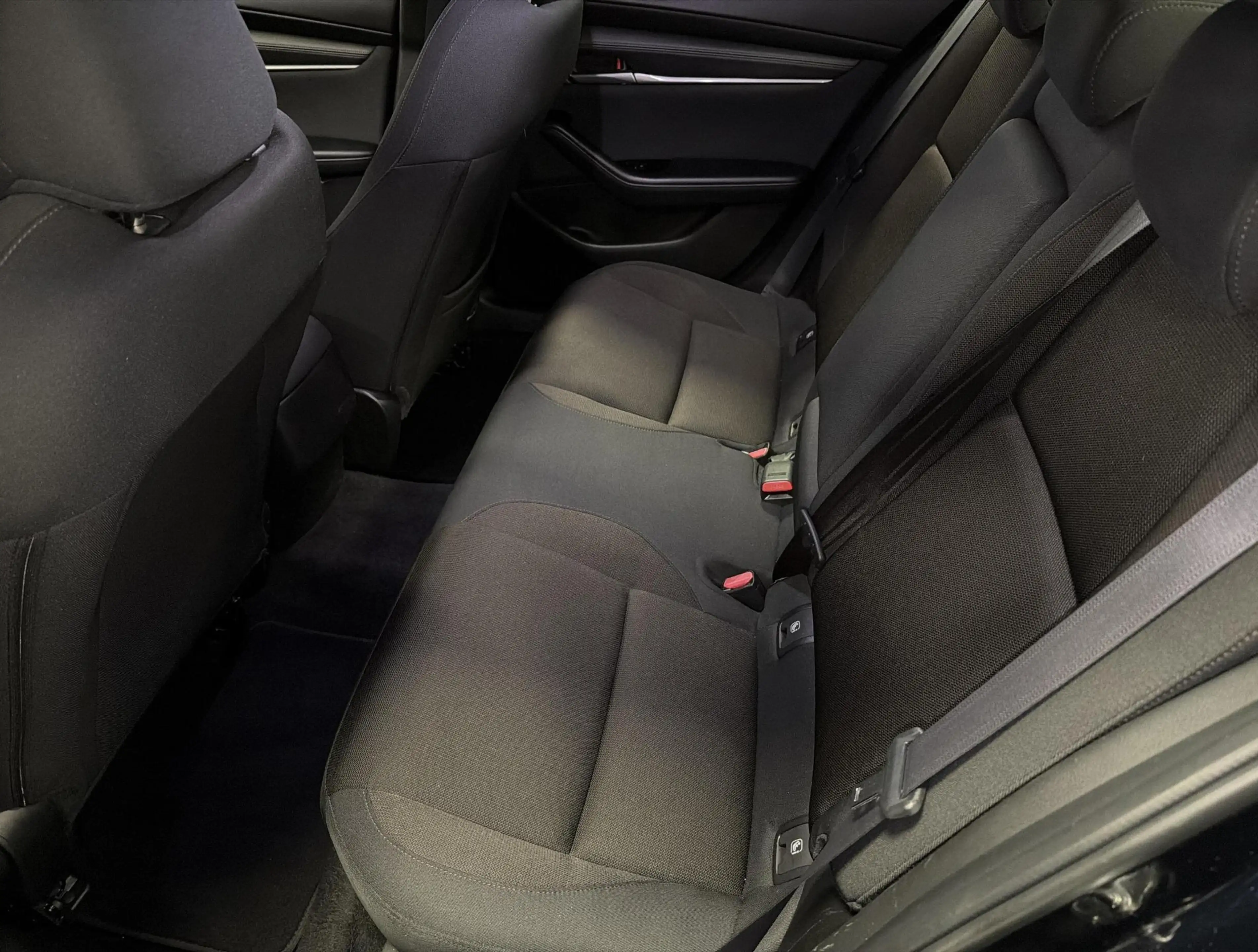 Mazda 3 2.0 e-SkyActiv-X M Hybrid 180 — photo 9