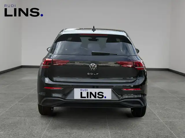 Volkswagen Golf view 4