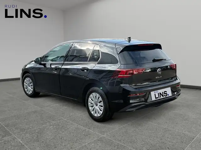 Volkswagen Golf view 3