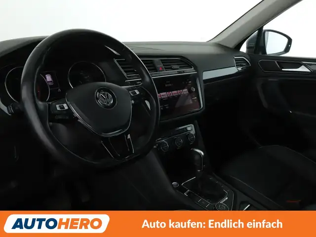 Volkswagen Tiguan Allspace view 11
