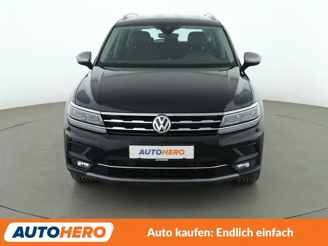 Volkswagen Tiguan Allspace view 9