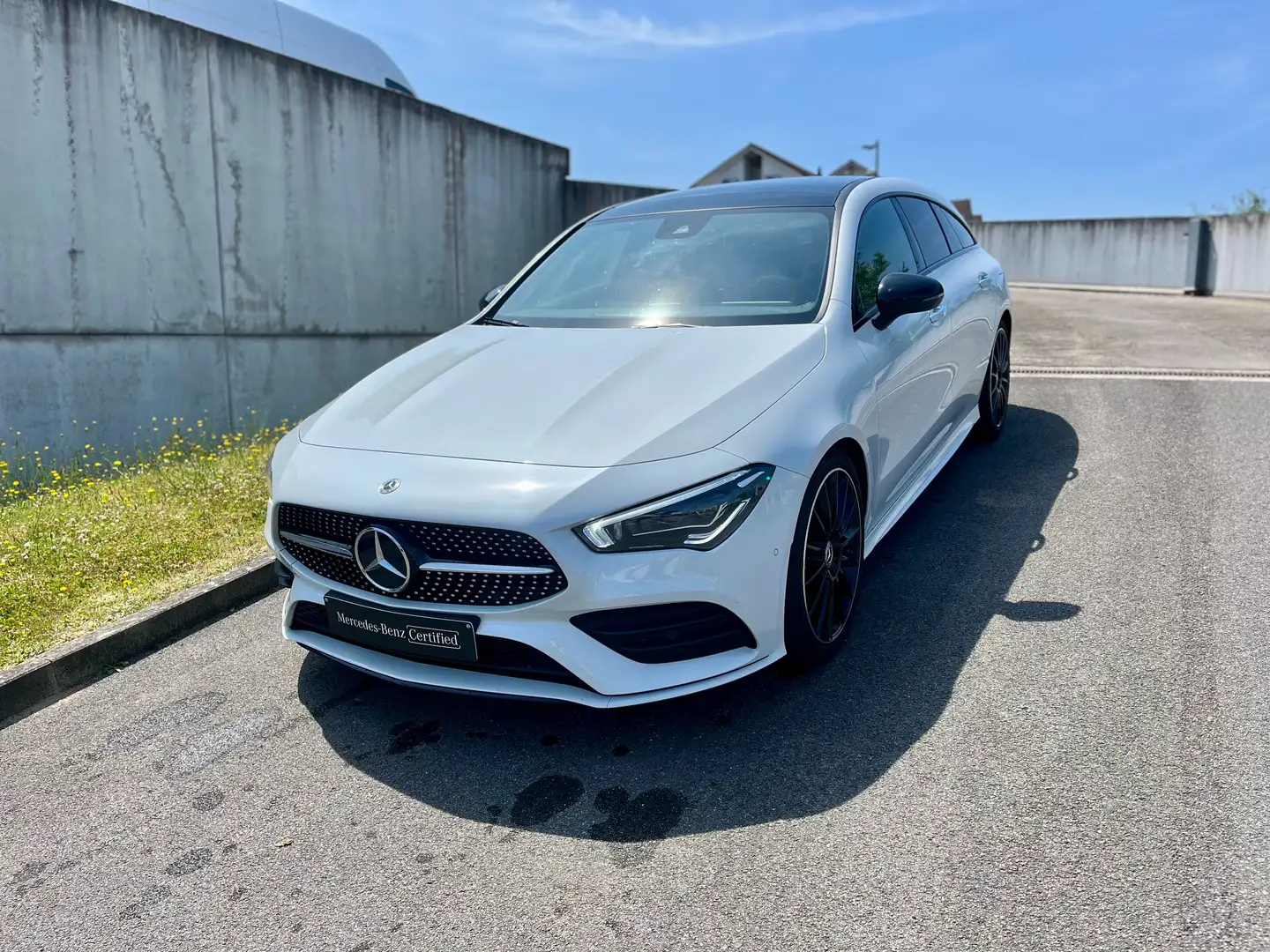 Mercedes-Benz CLA 200 CLA Shooting Brake 200 AMG Line Blanc - 1