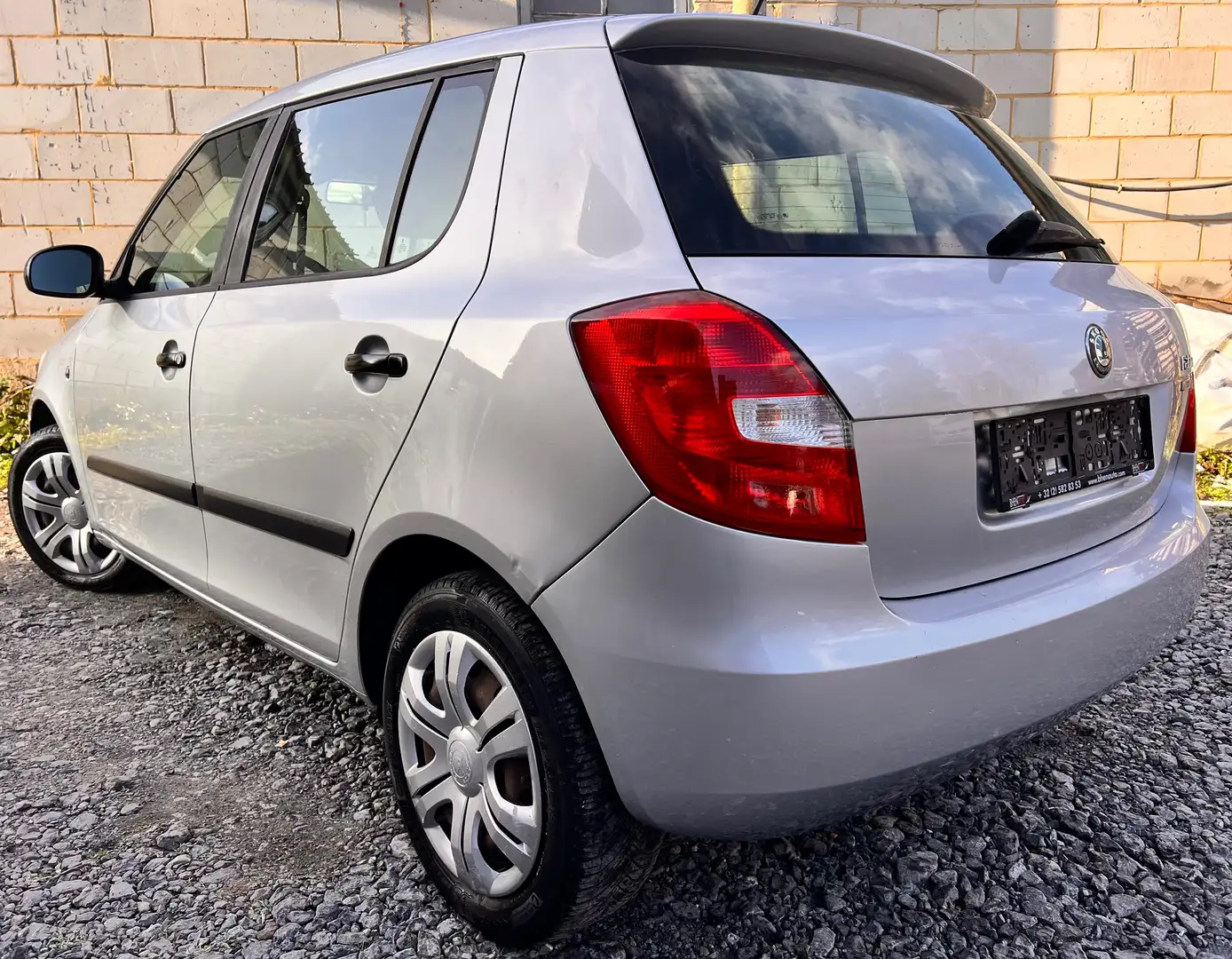 Skoda Fabia 1.2 tdi / Euro 5a / 75ch / Prêt à immatriculer Argent - 2