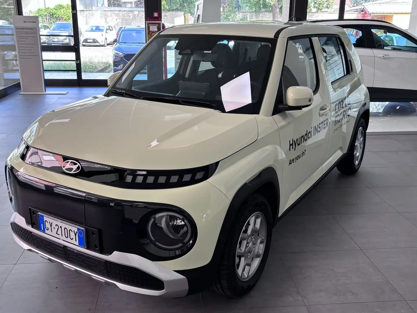 Hyundai Inster 49 kWh XTech Beige - 2