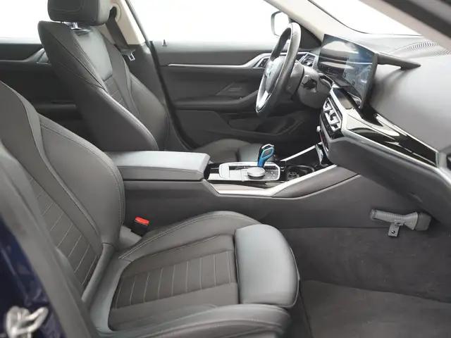 BMW I4 view 3