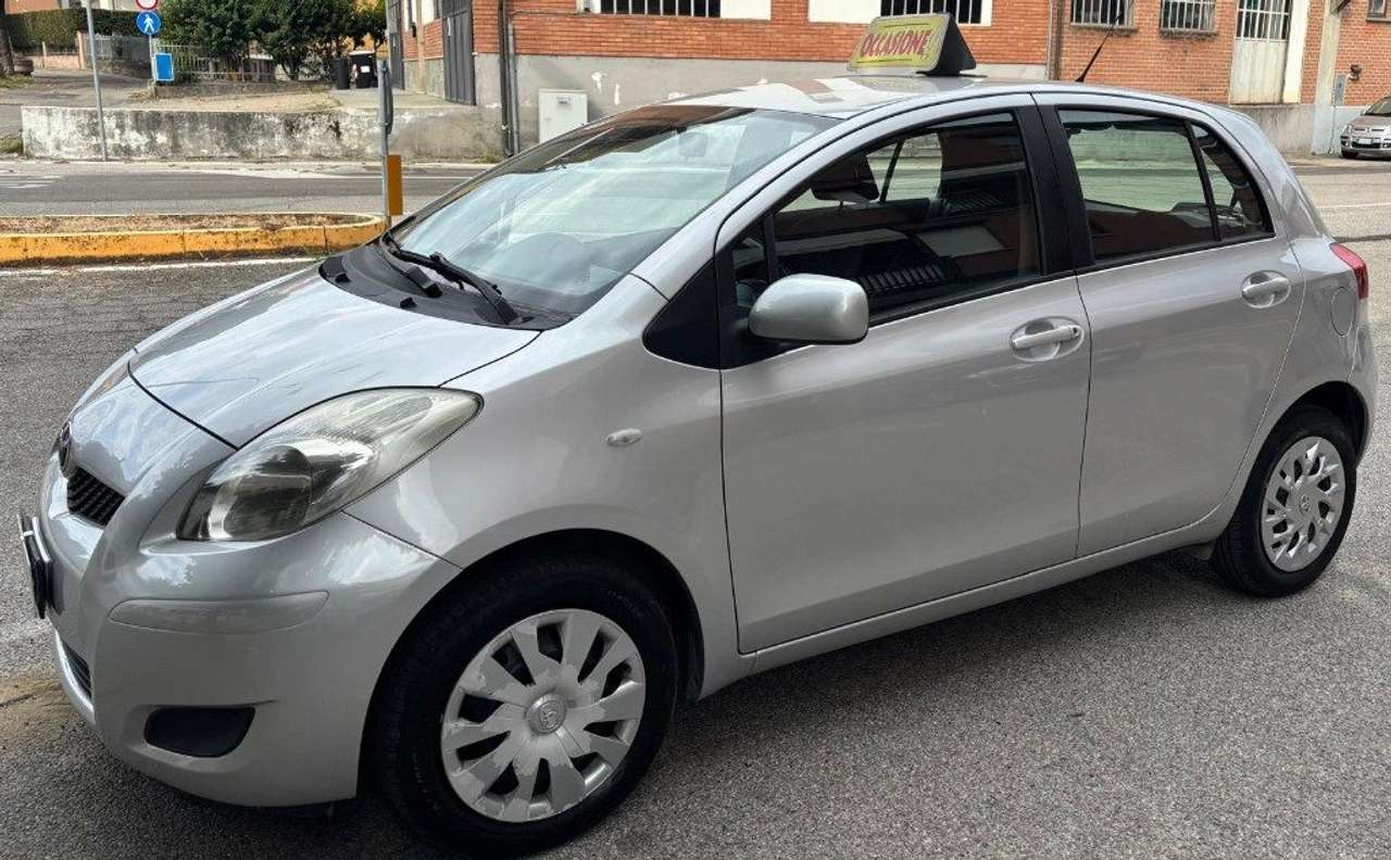 Toyota Yaris 1.0 5 porte Sol OK NEOPATENTATI
