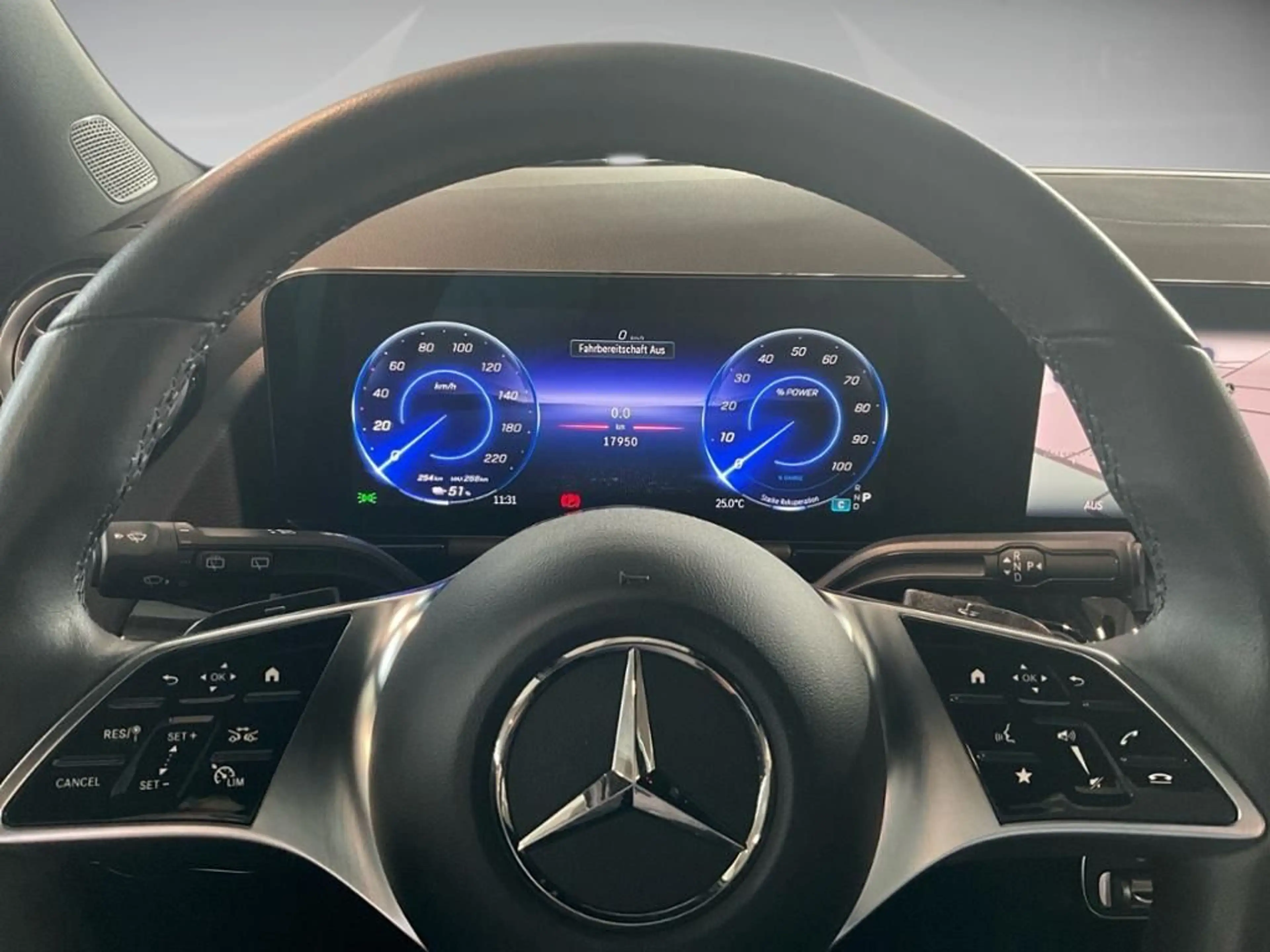 Mercedes-Benz EQA 250 ACC AUT DynLicht Fernlichtass. Kam. LED — photo 8