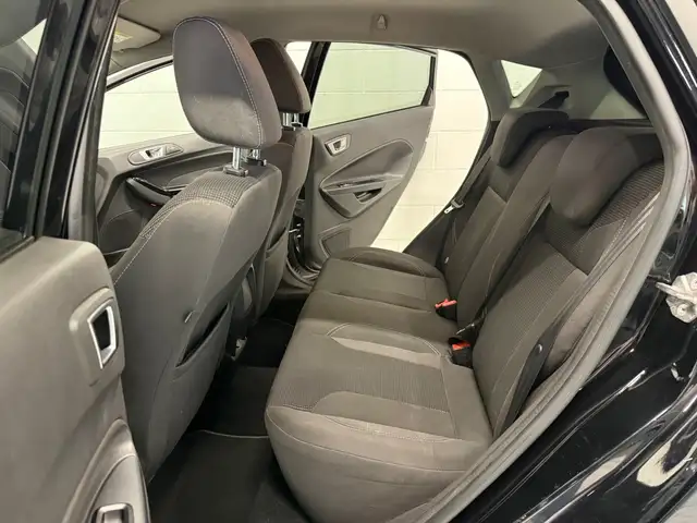 Ford Fiesta view 14