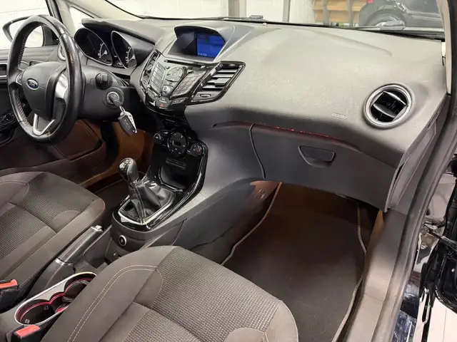 Ford Fiesta view 13